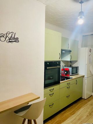  Appartement à louer 5 pièces 81 m²