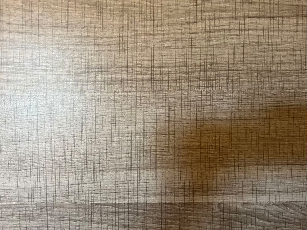 Lit mezzanine ( bureau et placard int&eacute;gr&eacute;)et commode . Meubles