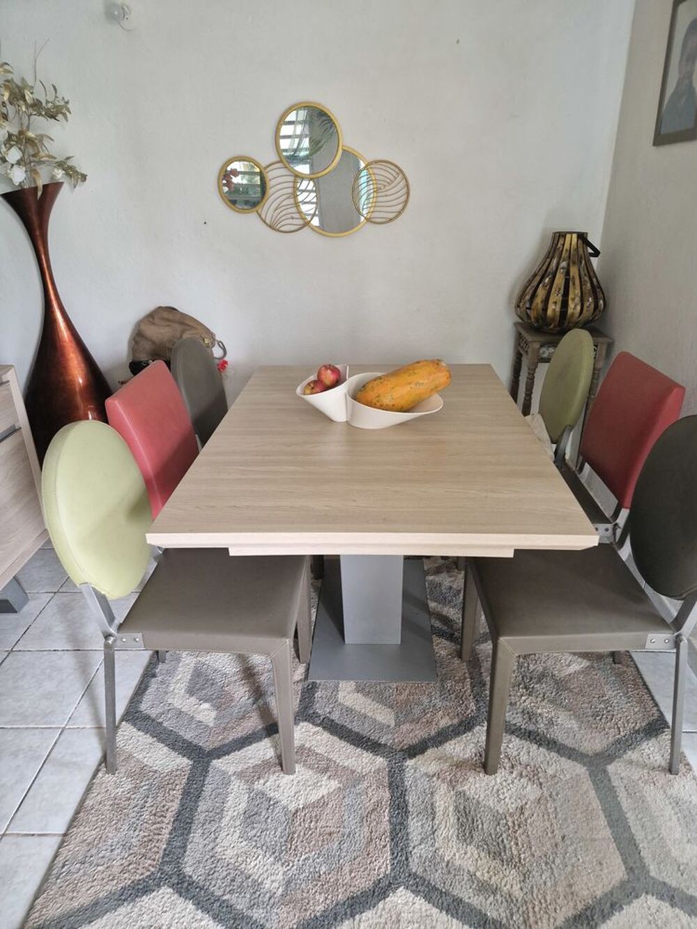 Table de s&eacute;jour + 4 chaises Meubles
