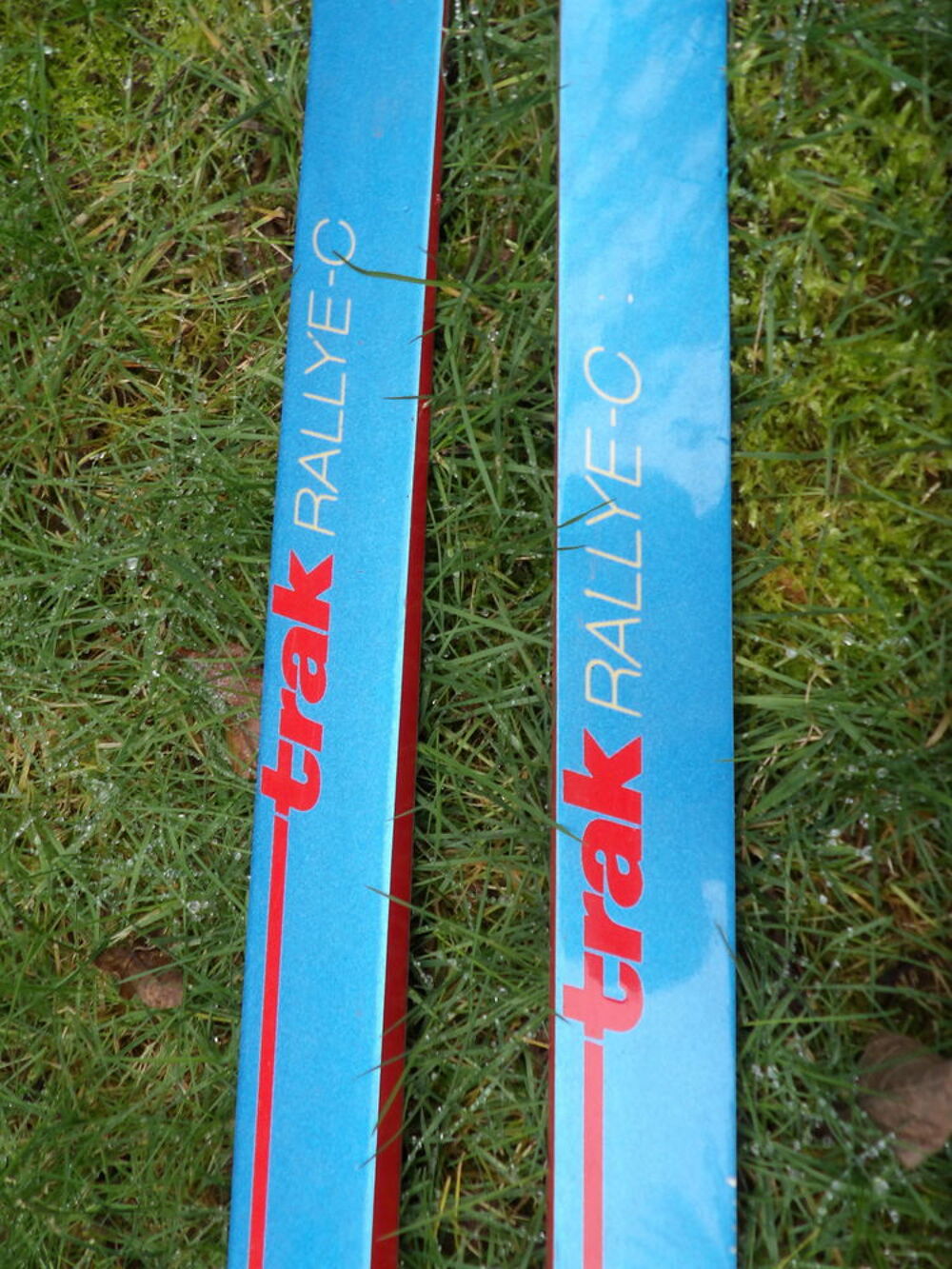 Skis de fond Trak + b&acirc;tons Sports