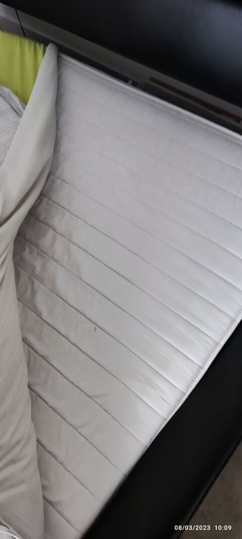 Lit simili cuir 140x190 comme neuf 250 Bordeaux (33)