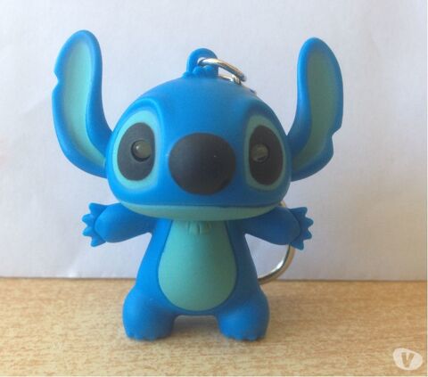 Porte clé stitch walt disney bleu yeux lumière led 6 Carnon Plage (34)