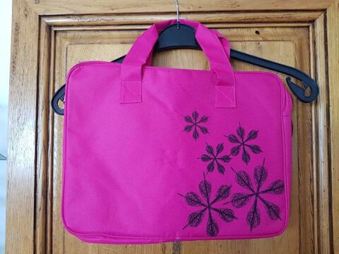 Sac rose fleuri pour pc ou tablette mesure 39 cm sur 28 cm n 3 Viriat (01)