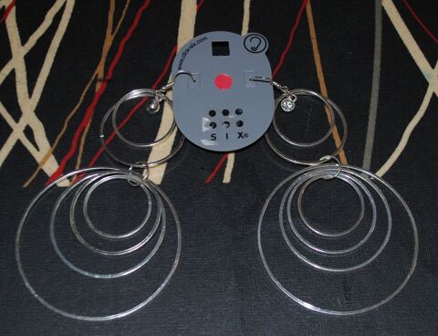 Boucles d'oreilles modernes anneaux mobiles 0 Saint-Pierre-de-Buf (42)