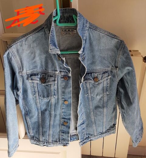 Veste en jean IKKS taille 12 ans 8 euros nouveau prix
A reti 8 Marseille 9 (13)