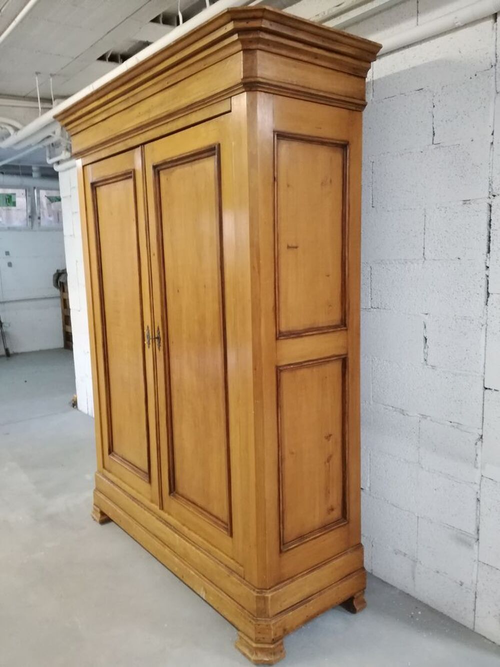 Armoire en pin Meubles