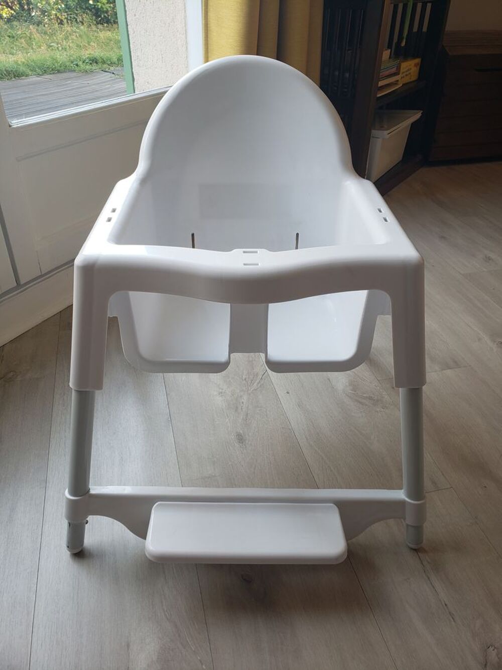 Chaise haute b&eacute;b&eacute; (2 hauteurs) Babycare Puériculture