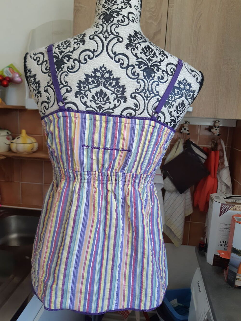 d&eacute;bardeur multicolor a rayures NEUF ONLY taille S
Vêtements