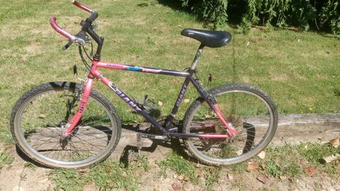 VTT Giant
VTT femme 210 Montseveroux (38)