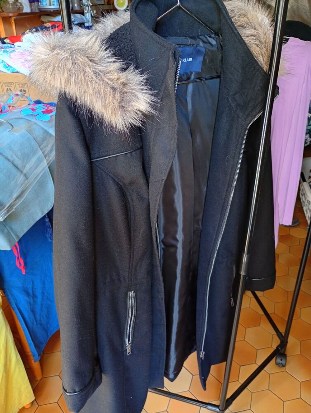Parka femme &agrave; capuche Vêtements