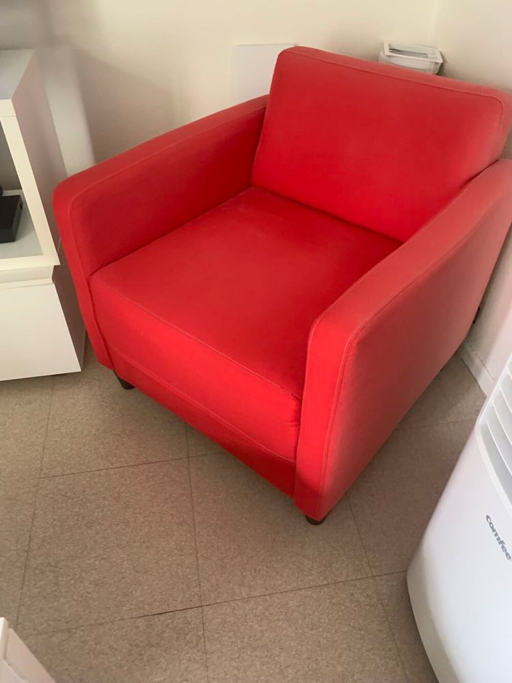 Fauteuil plus un pouf Meubles