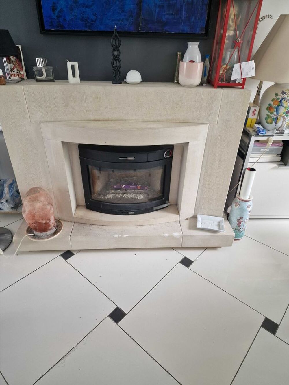 Chemin&eacute;e contemporaine avec insert JOTUL Décoration