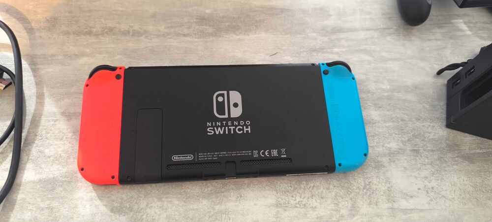 Nintendo Switch+ pochette de transport Consoles et jeux vidéos