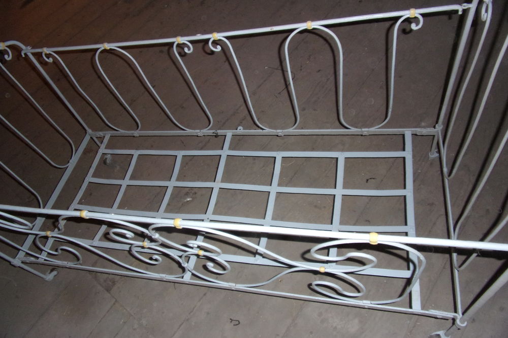 Lit en fer pour faire banquette Jardin