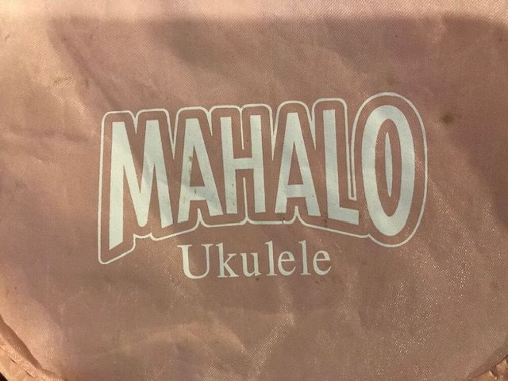 UKULELE Instruments de musique