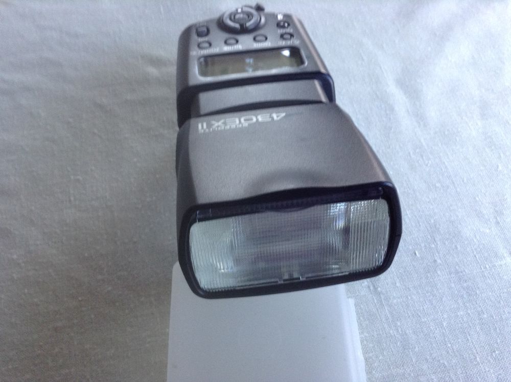 FLASH CANON Photos/Video/TV