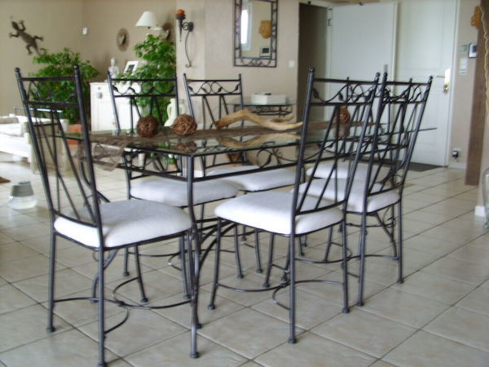 TABLE + 6 CHAISES EN FER FORGE - NEUF Meubles