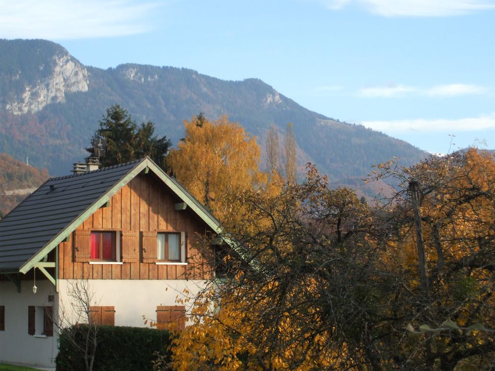 Location Chalet CHALET 5 km ANNECY LE VIEUX
mois hors saison & semaine Talloires