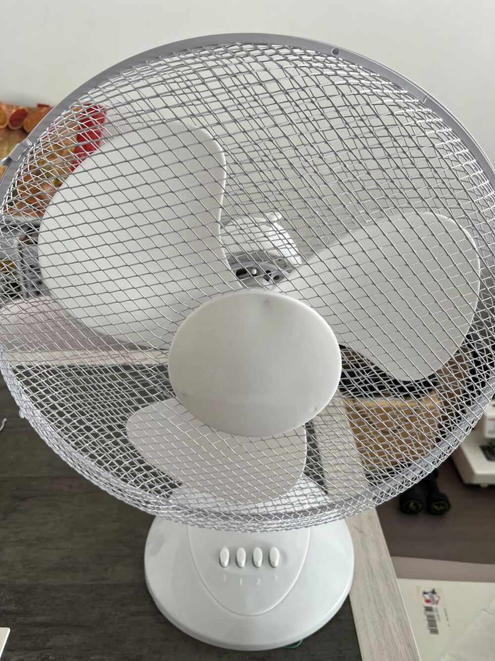 Ventilateur blanc de table Electroménager