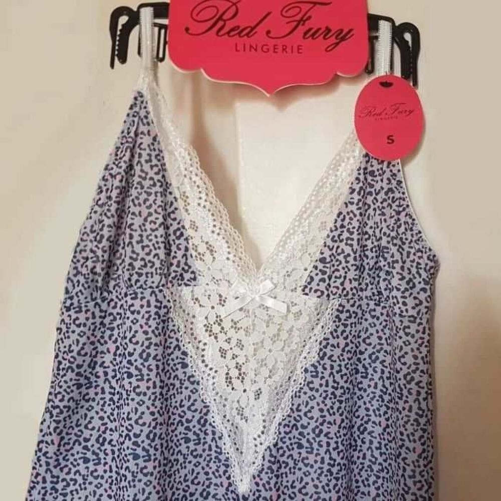 Nuisette l&eacute;opard, taille S , neuve Vêtements