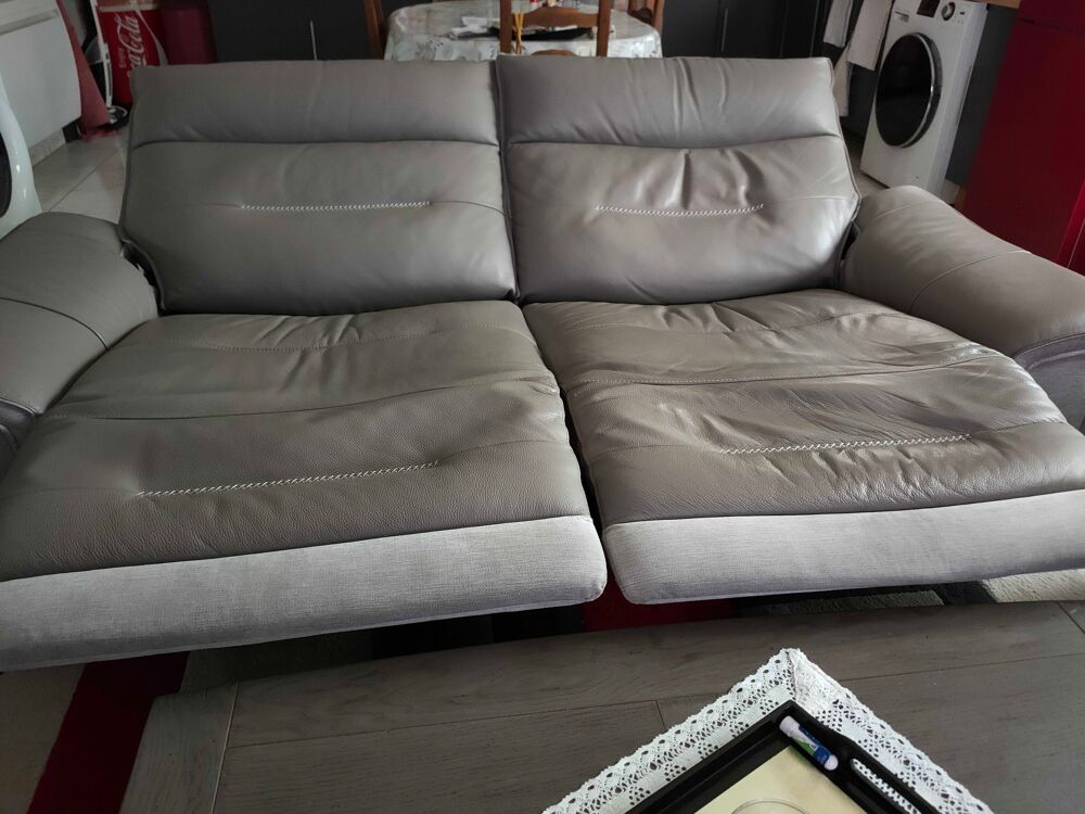 canap&eacute; en tissu et cuir,3 places pour cause d&eacute;m&eacute;nagement Meubles