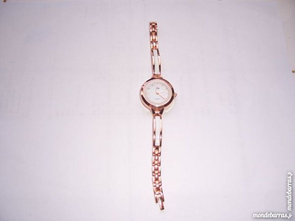 TRES BELLE MONTRE FEMME NEUVE Bijoux et montres