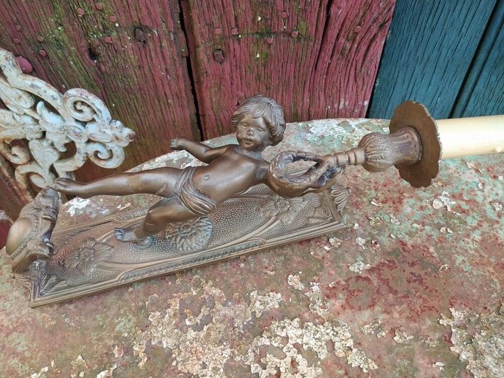 Ancienne Applique Bronze Enfant Style Angelot Ch&eacute;rubin Décoration