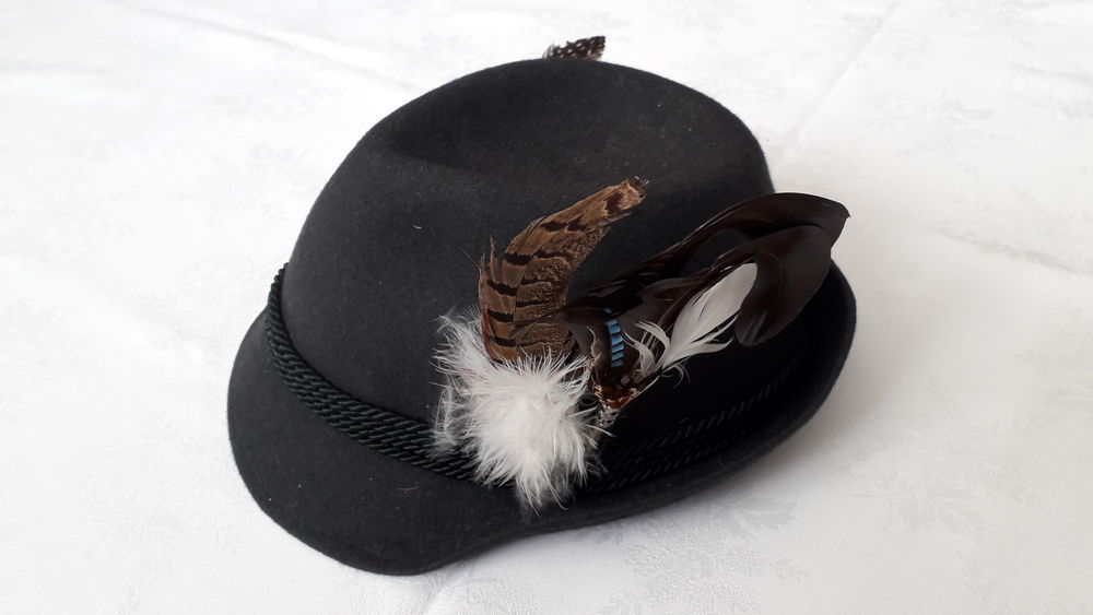 V&eacute;ritable chapeau tyrolien
Vtements