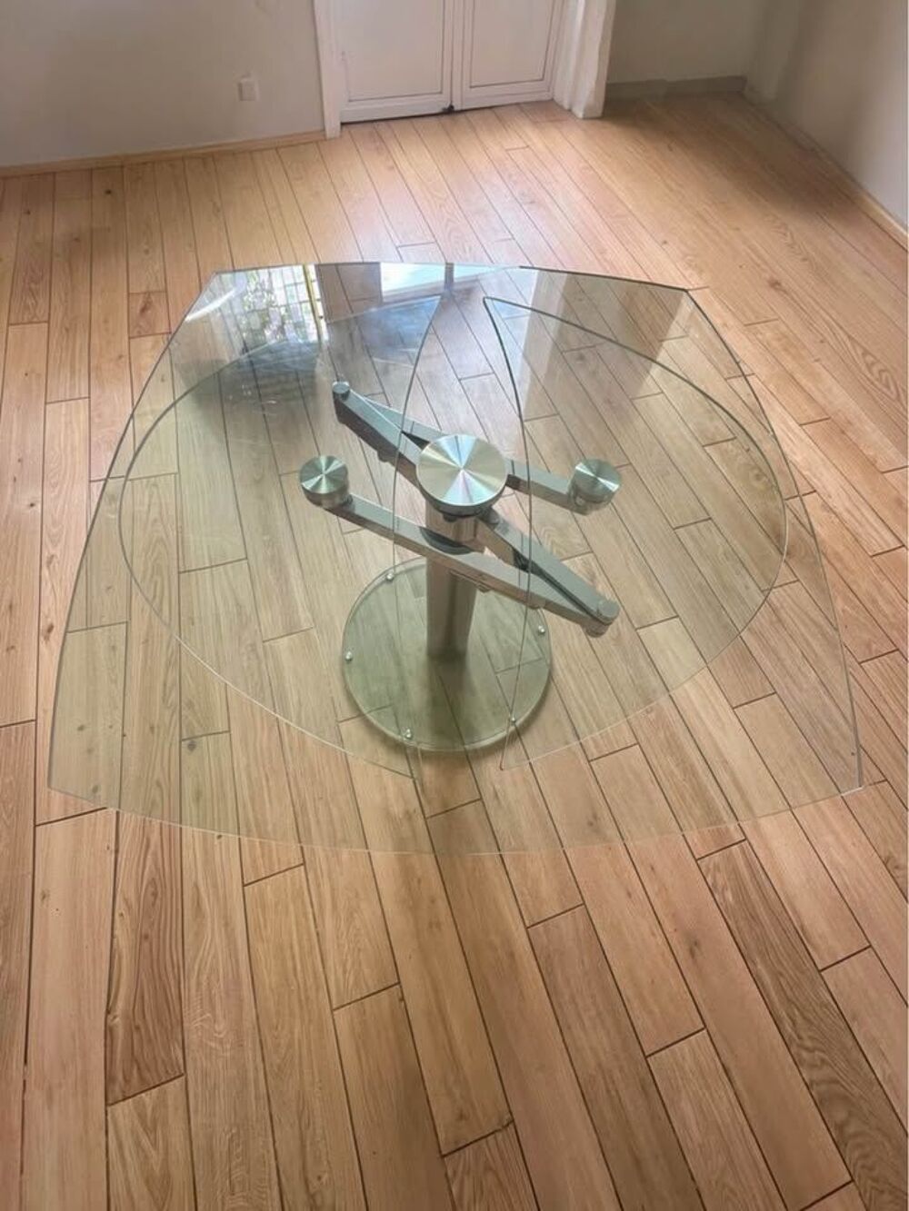 Table &agrave; manger design DIABOLO en verre tremp&eacute; ? extensible Meubles