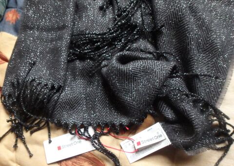Echarpe noire et argent Street One neuve 24.9 Colmar (68)