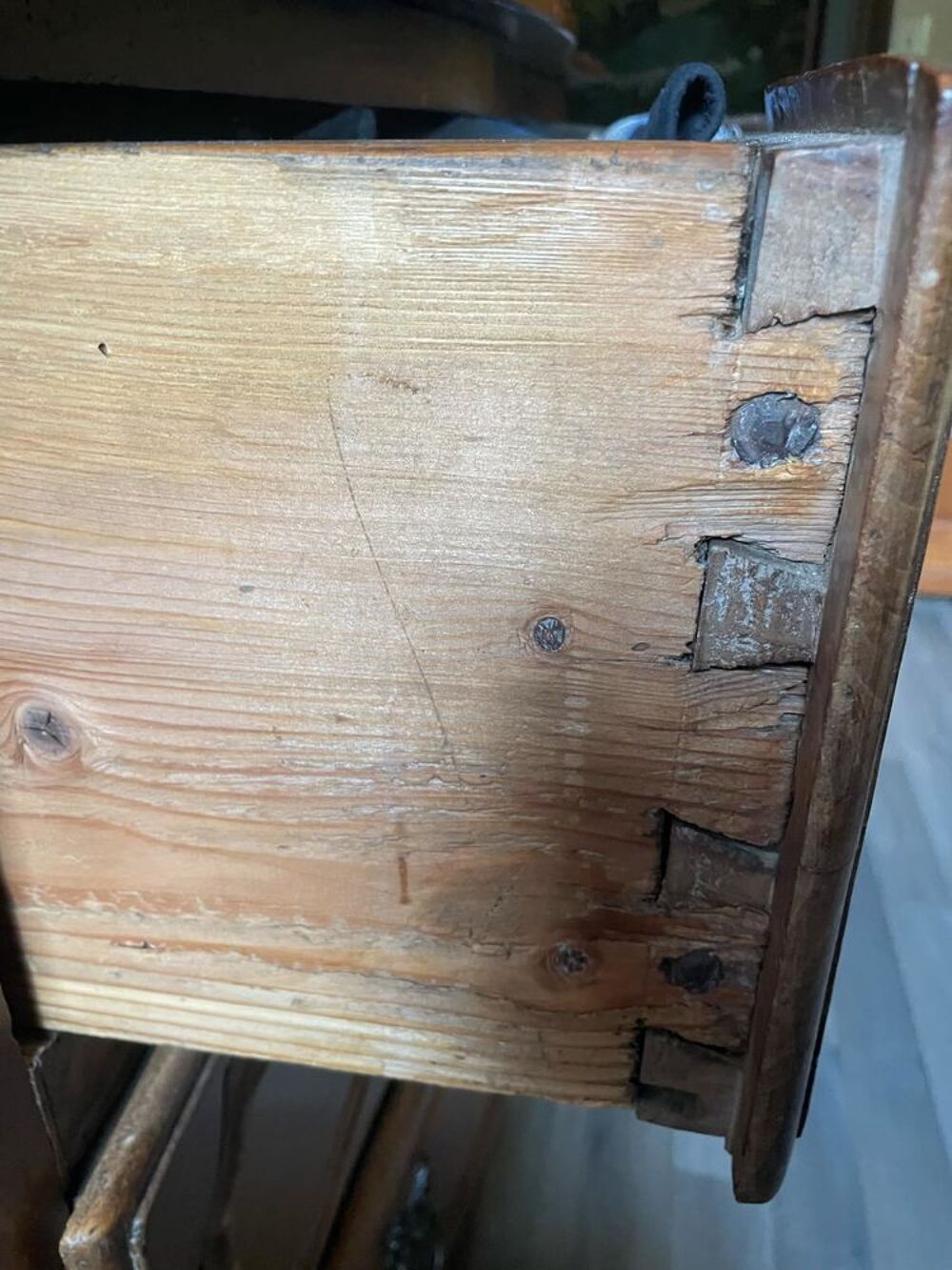 Magnifique commode fin XVIII, ou d&eacute;but XIX&deg;si&egrave;cle, en noyer Meubles