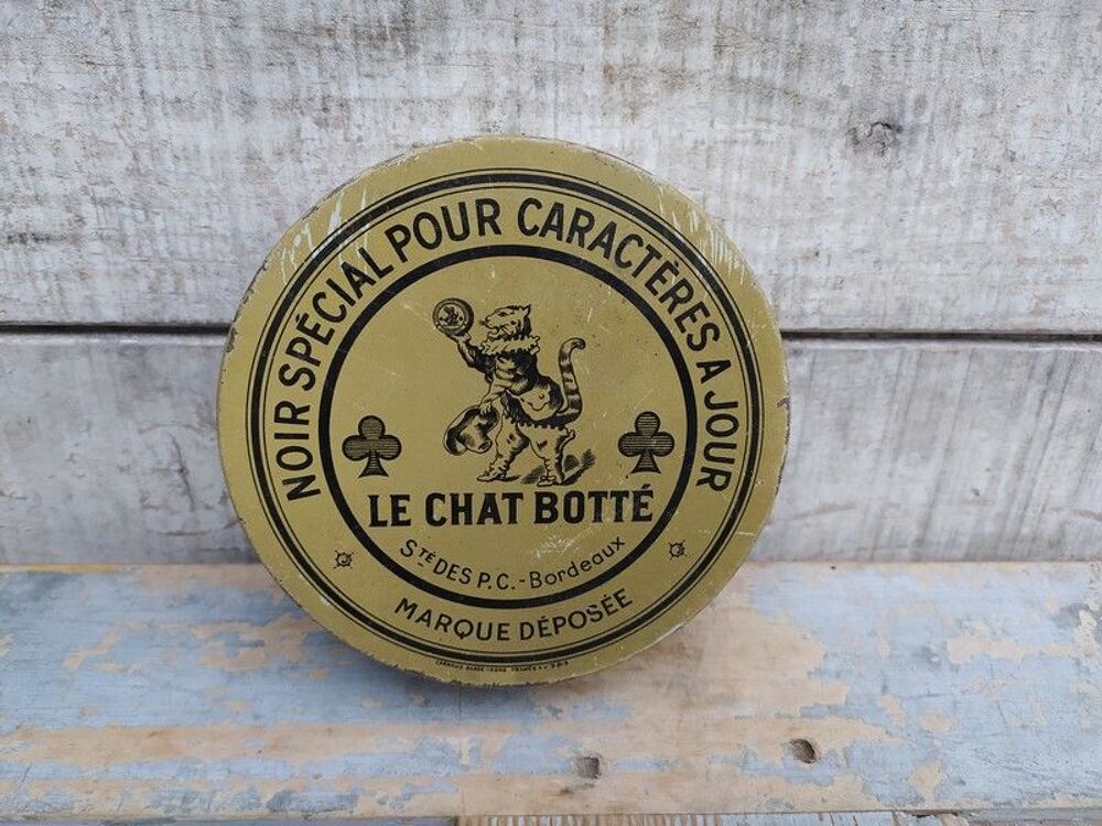 Boite Publicitaire Le Chat Bott&eacute; Caract&egrave;res &agrave; Jour Cirage 