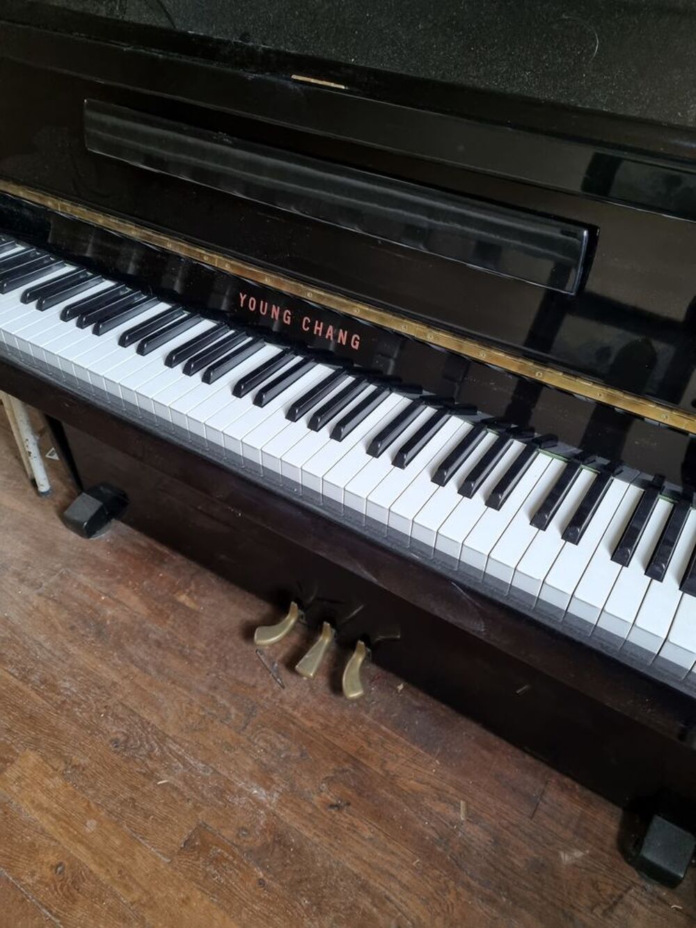 Piano droit laqu&eacute; noir young chang Jeux / jouets