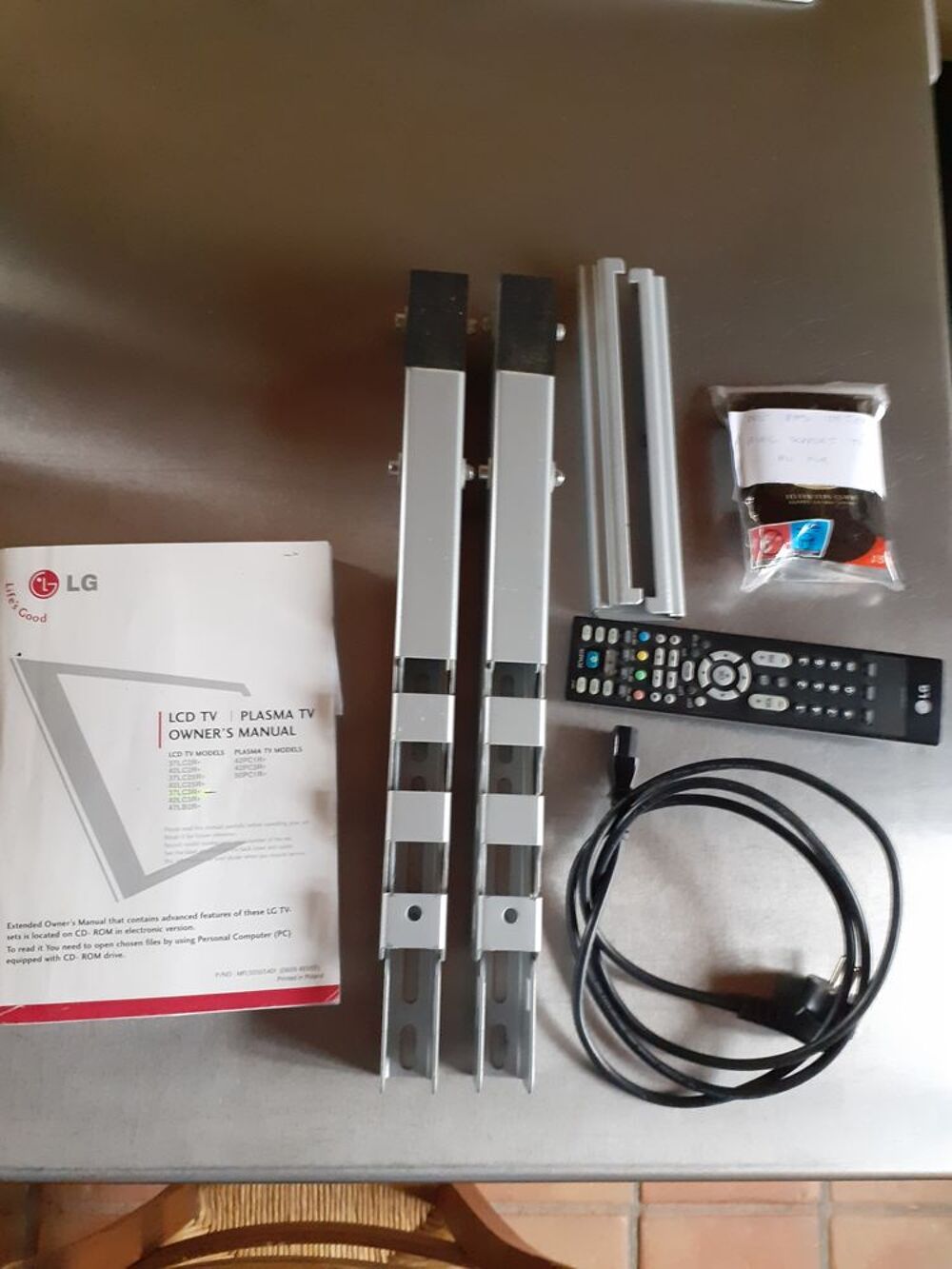 T&eacute;l&eacute;vision avec support mural Photos/Video/TV