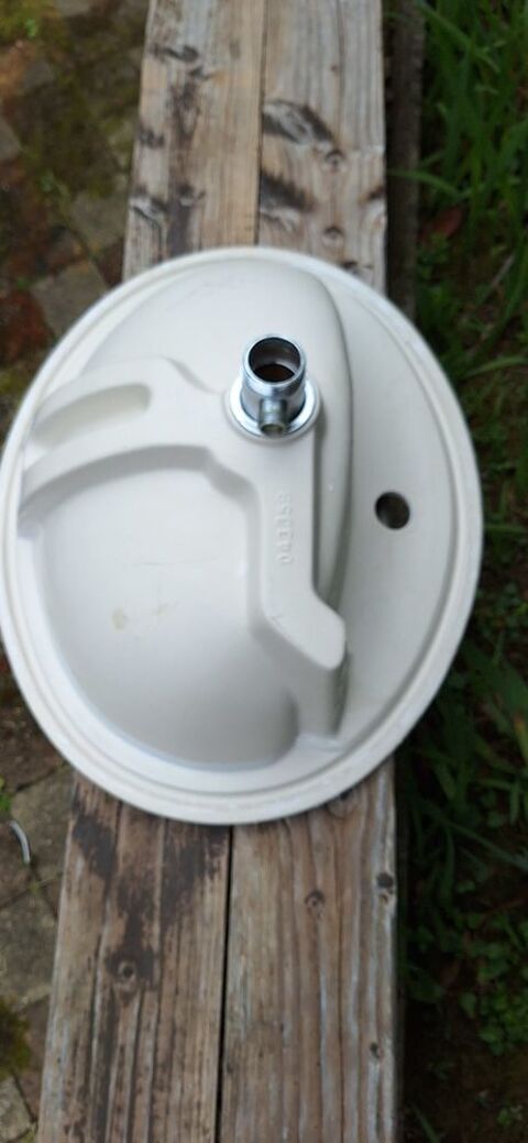 Lavabo �quip� + vasque 35 Serres-Castet (64)