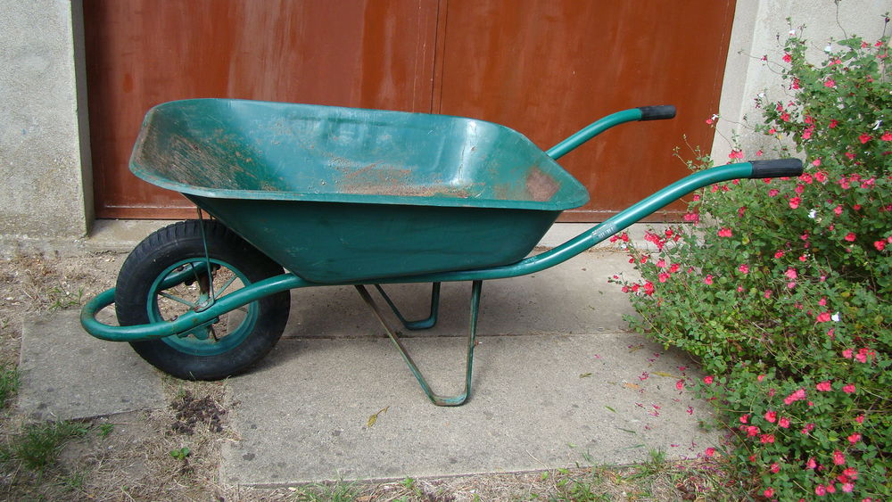 Brouette m&eacute;tallique 
Bricolage