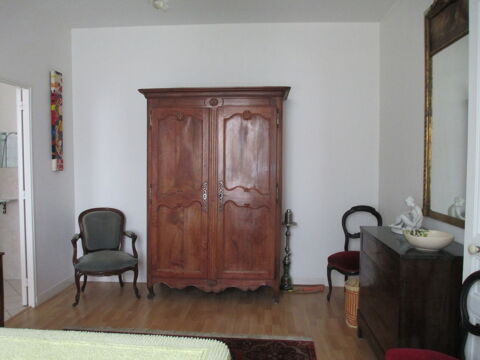Armoire ancienne en merisier 250 Tonnay-Charente (17)