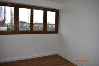  Appartement à louer 2 pièces 42 m² Sens