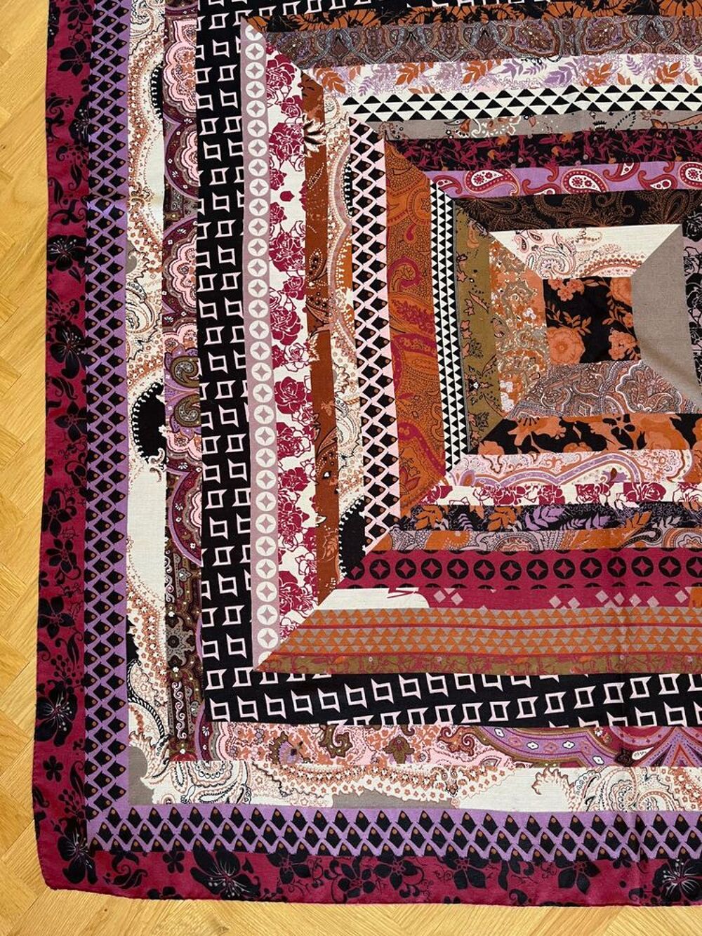 Ch&acirc;le carr&eacute; de couleurs, 132x128cm Maroquinerie