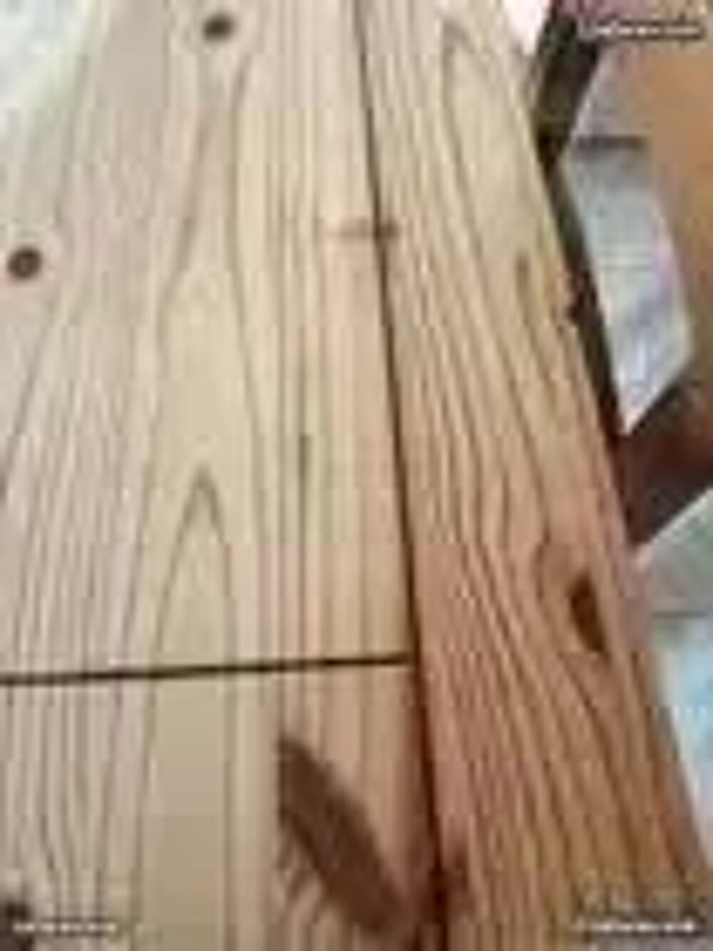 Table et chaises en pin massif Meubles
