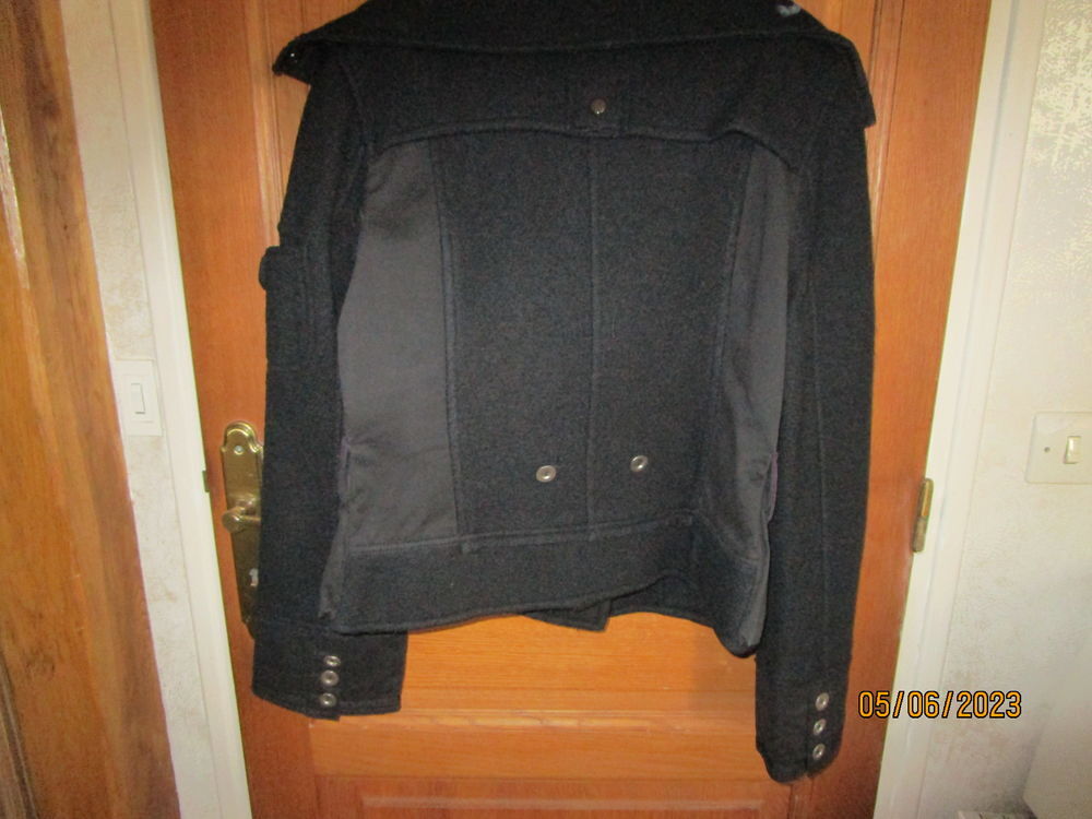veste de la marque "ET DIEU CREA LA FEMME" style marine BB, Vêtements
