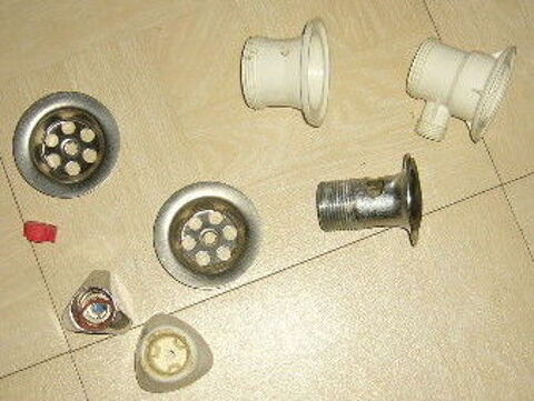 accessoires bondes lavabo et vier neufs 0 Versailles (78)