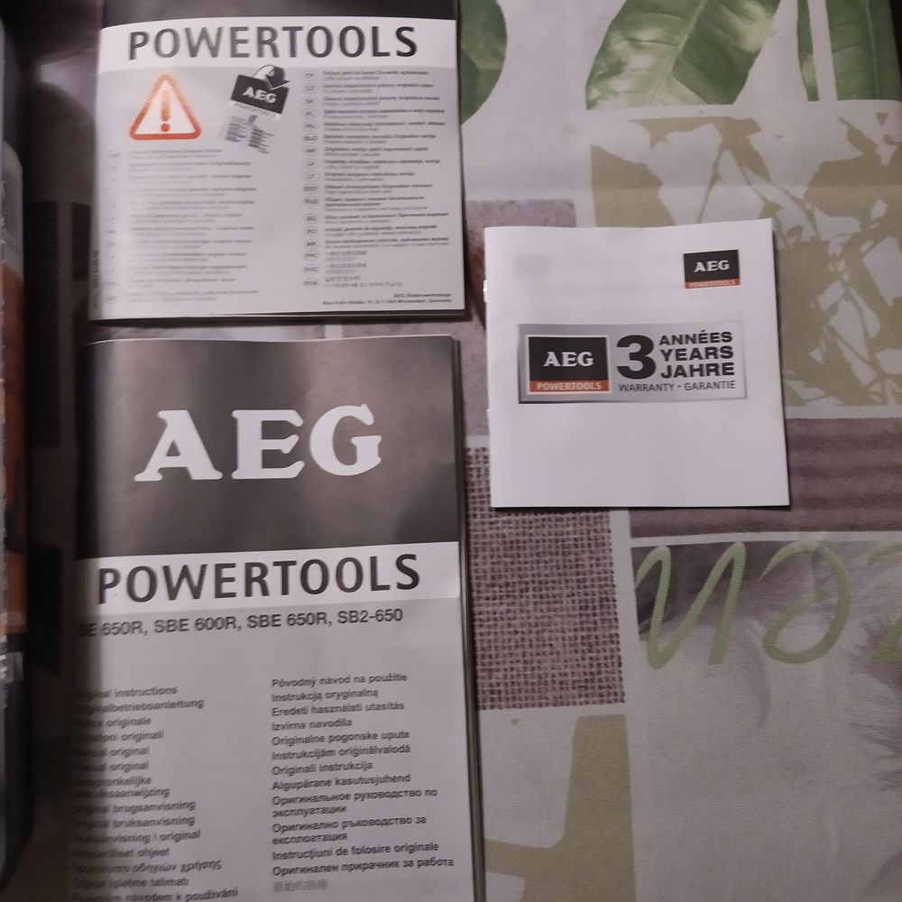 Per&ccedil;euse avec percussion AEG puissance 600 W Bricolage