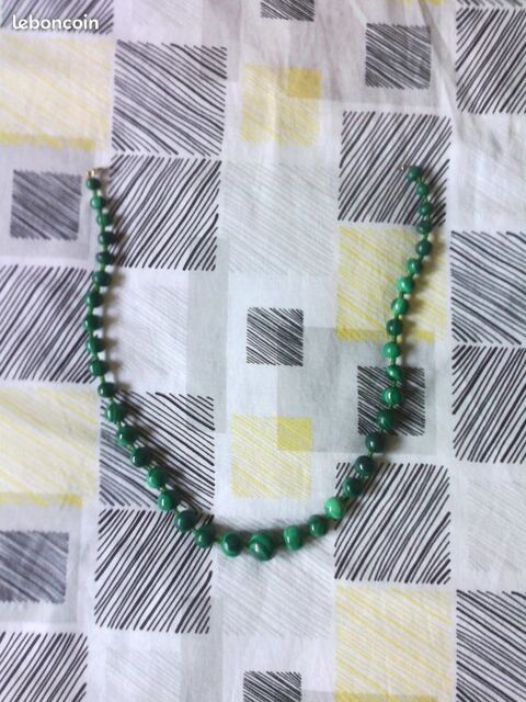 Collier en malachite 30 Équeurdreville-Hainneville (50)