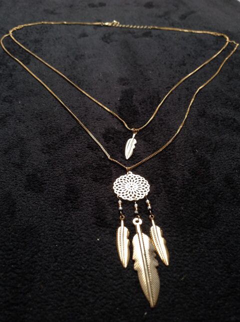 DOUBLE COLLIER DORÉE PIÈGE À RÊVES Envoi Possible
18 Trégunc (29)