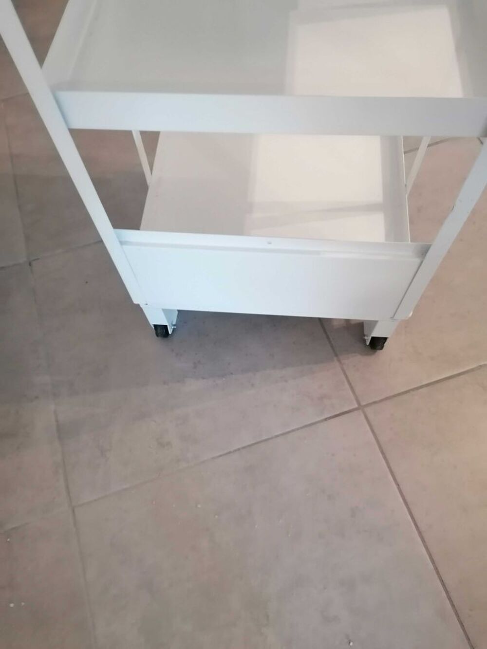 pr&eacute;sentoir/&eacute;tag&egrave;re mobile Meubles