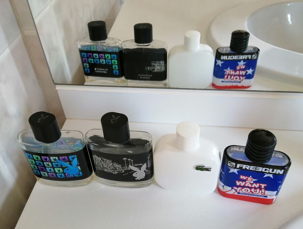 BOUTEILLES DE PARFUM VIDES 