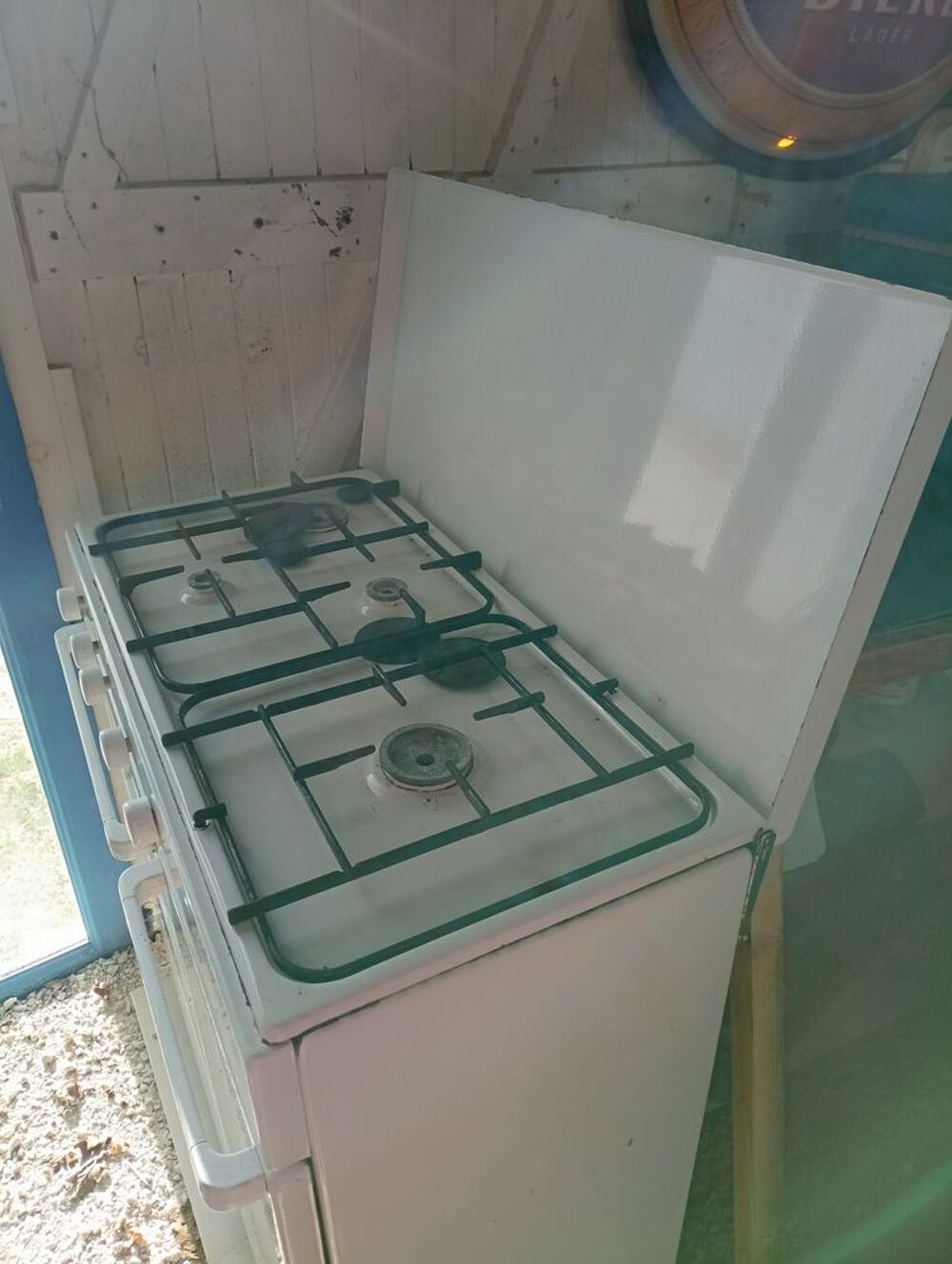Gazini&egrave;re 4 feux Electroménager