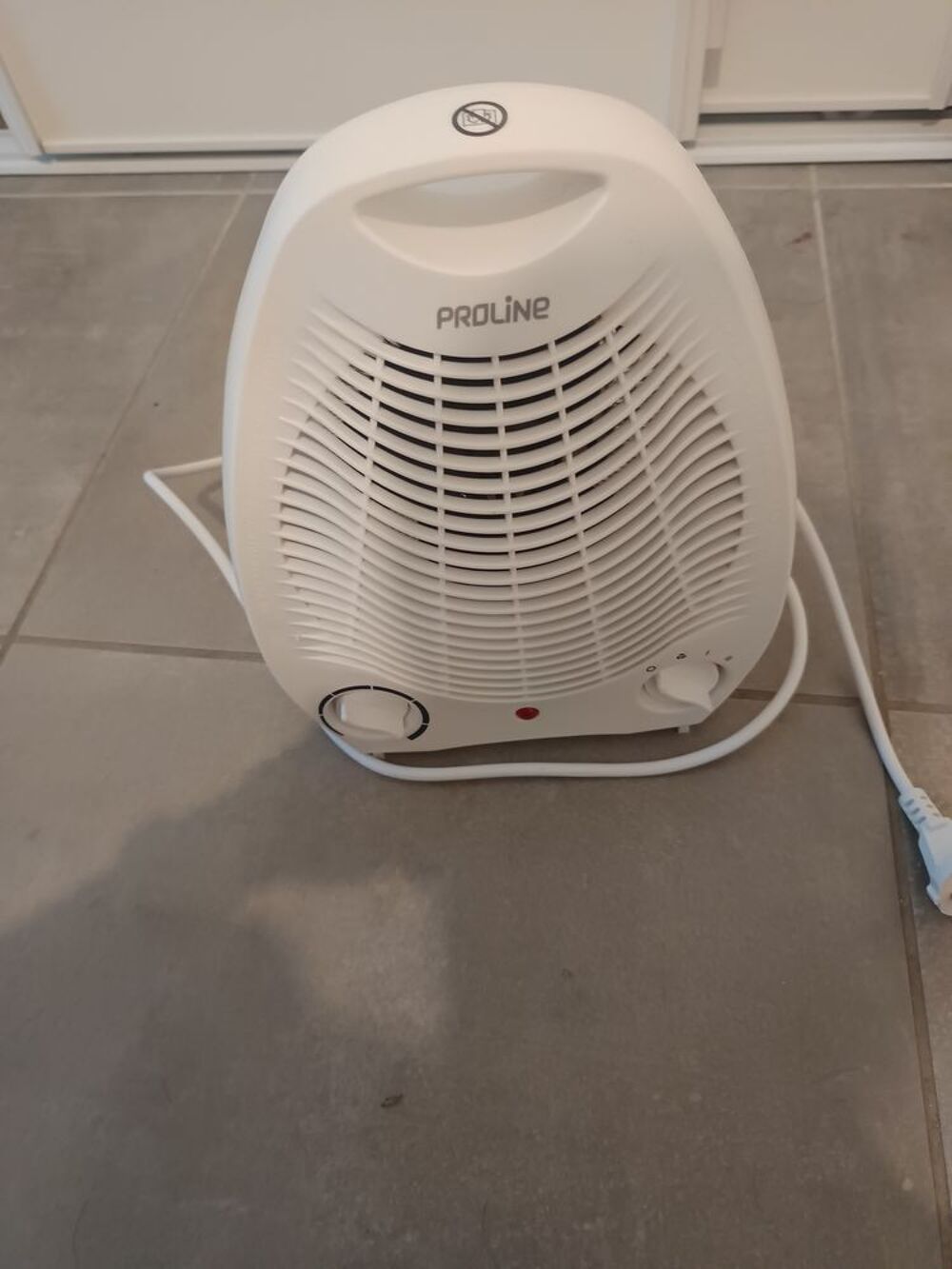 2 radiateurs d'appoint &eacute;lectriques Meubles