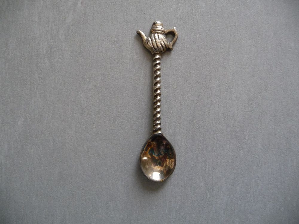 Cuill&egrave;re en m&eacute;tal avec motif de cafeti&egrave;re ou th&eacute;i&egrave;re 
